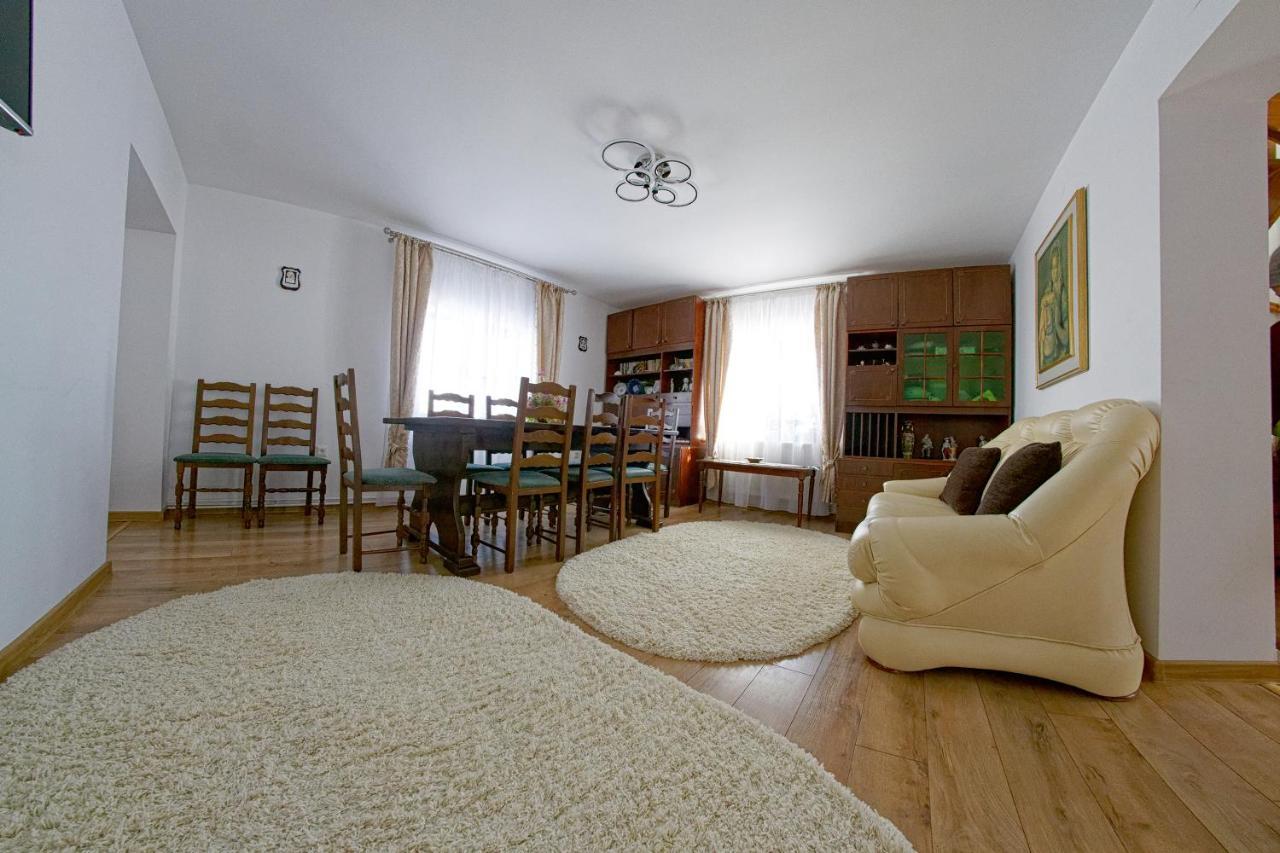 Privatunterkunft Casa De Pe *
