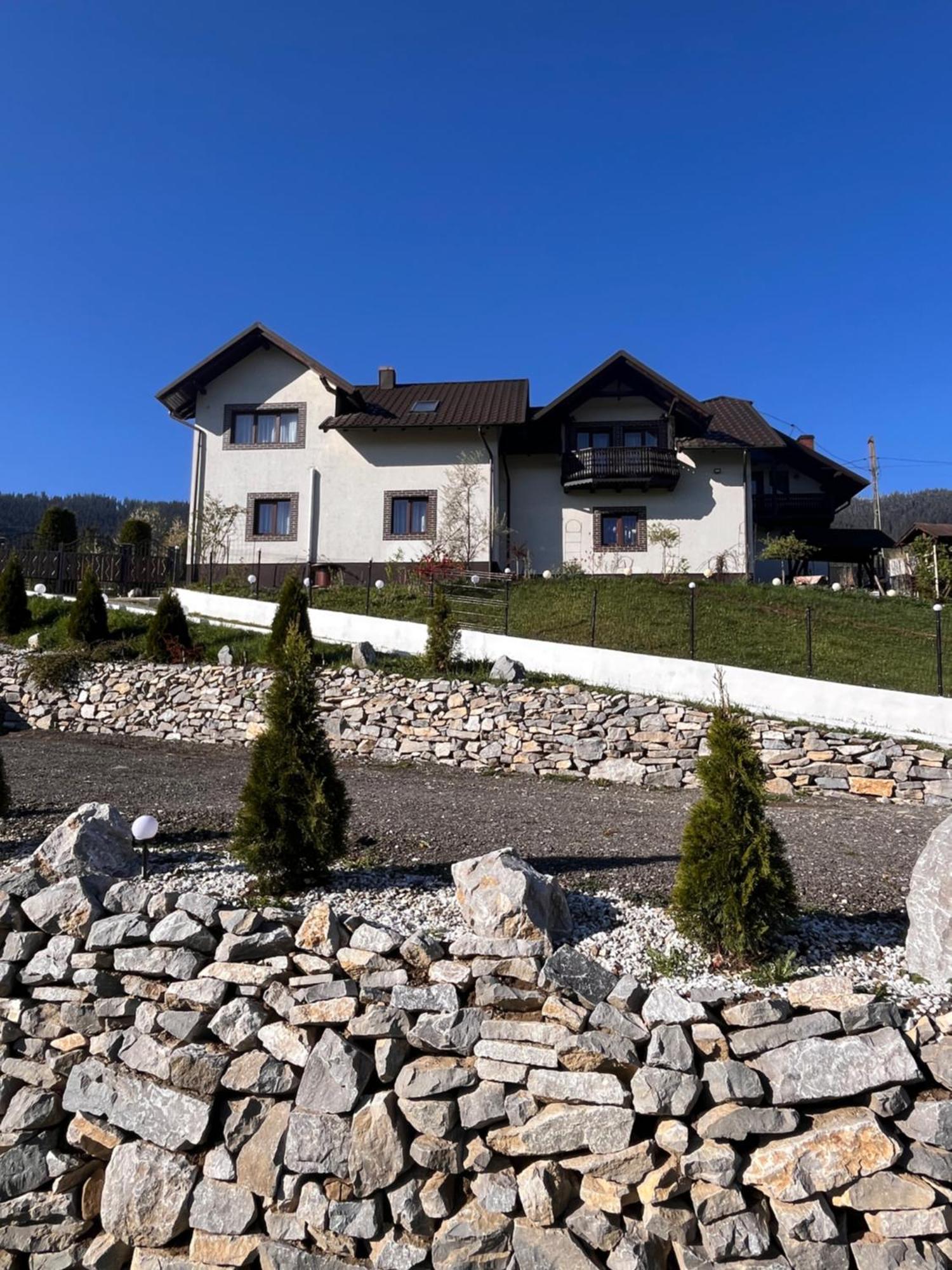 Privatunterkunft Casa De Pe