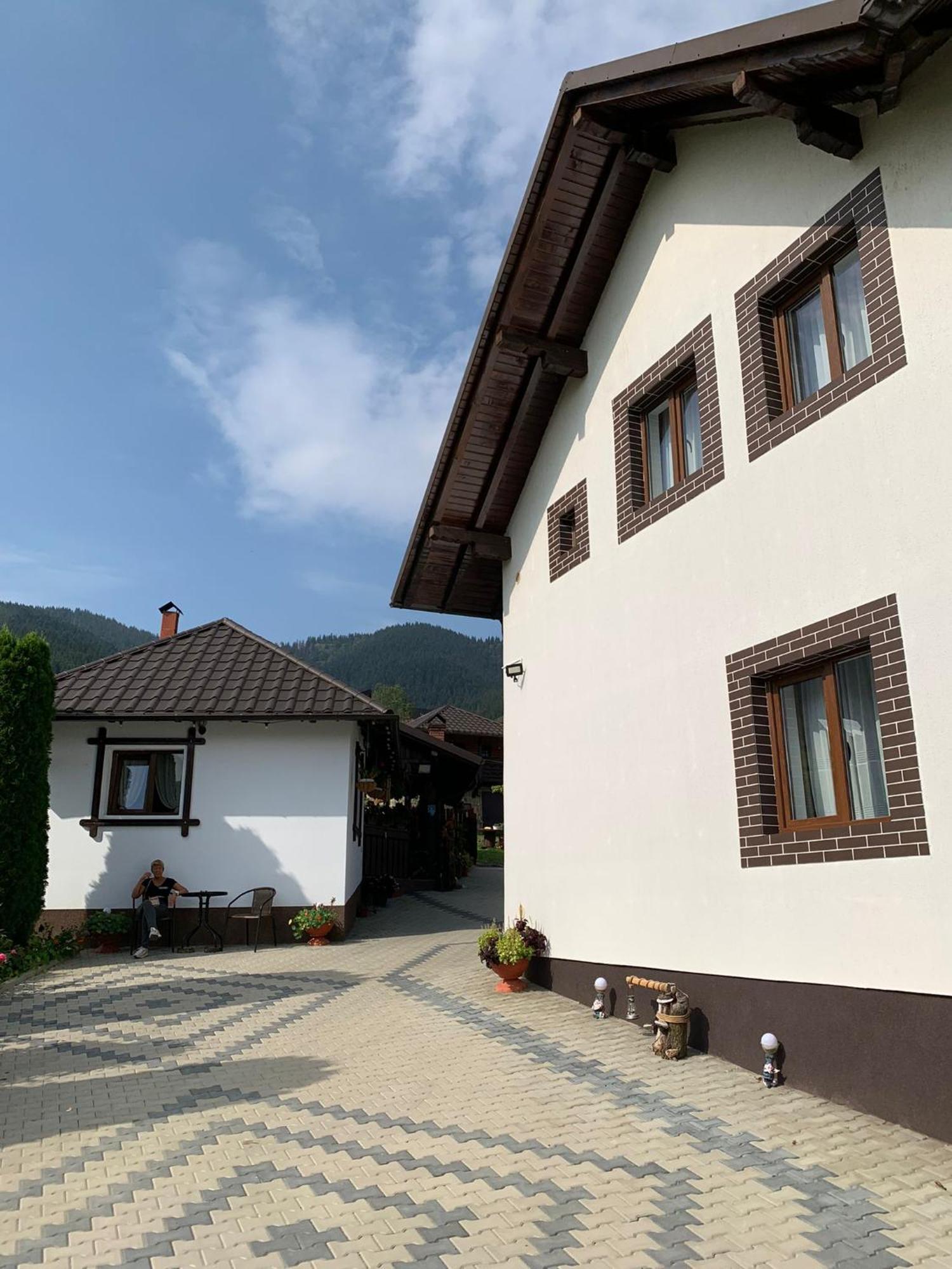 Privatunterkunft Casa De Pe Sadová