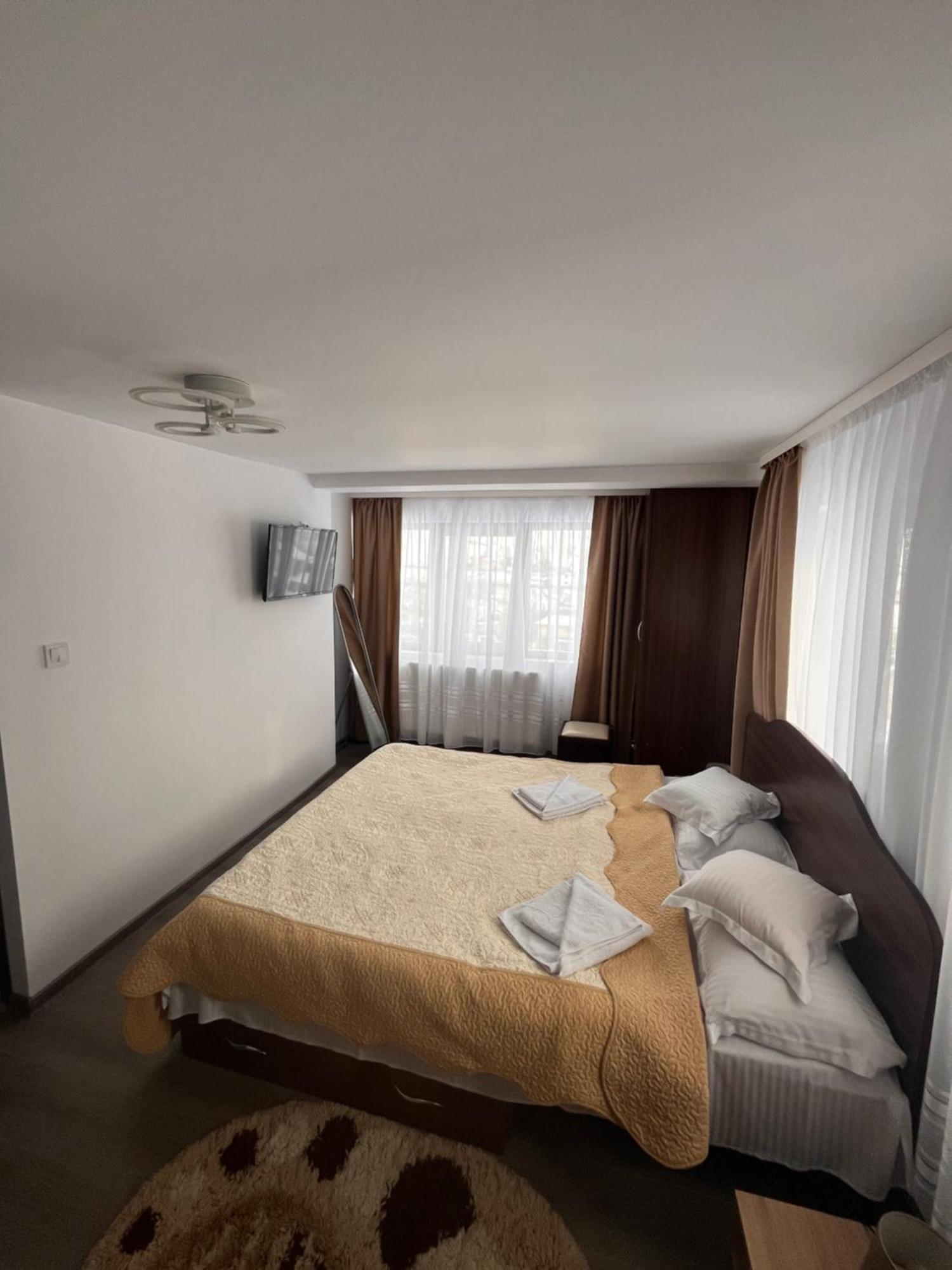 Privatunterkunft Casa De Pe Sadová